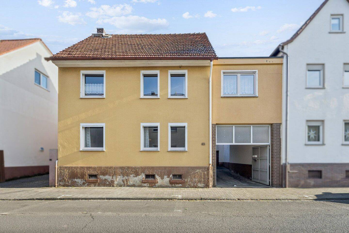 Immobilie in Langgöns - Wohnhaus in Langgöns mit Platz für große und kleine Familien - Bild 0