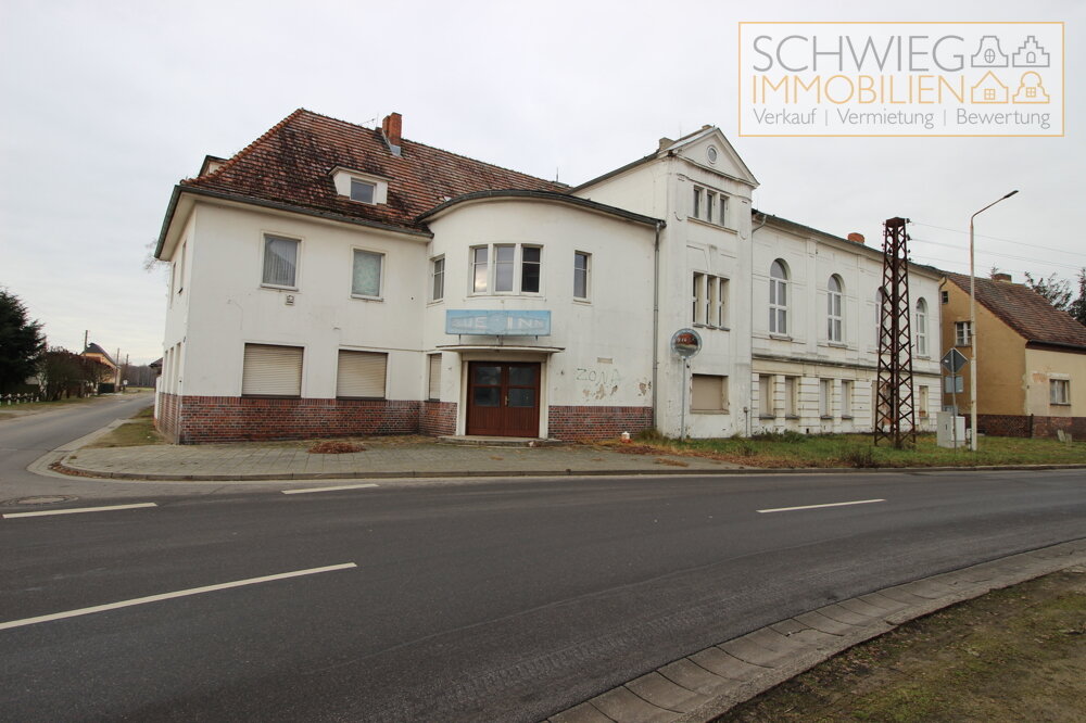 Haus zum Kauf 109.000 € 10 Zimmer 1.000 m²<br/>Wohnfläche 2.600 m²<br/>Grundstück Forst-Stadt Forst 03149