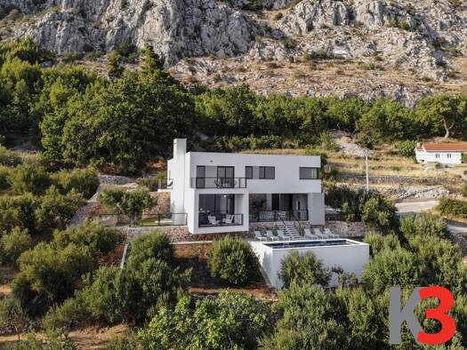 Haus zum Kauf 4 Zimmer 175 m² Omiš 0