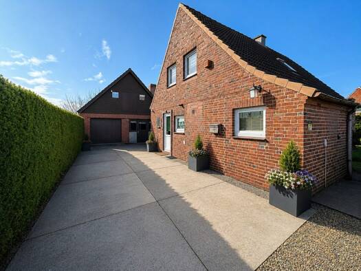 Einfamilienhaus zum Kauf 169.900 € 3,5 Zimmer 111 m² 819 m² Grundstück Friedrichskoog 25718