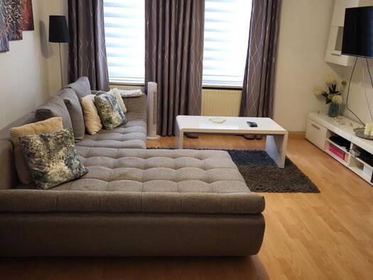 Wohnung zur Miete 583 € 2 Zimmer 67 m² Geschoss 2/3 frei ab 01.11.2025 Glockenhof Nürnberg 90478