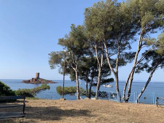Grundstück zum Kauf 11.000.000 € 11.000 m² Grundstück Saint-Raphaël 83530