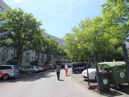 Wohnung zur Miete 285 € 2 Zimmer 48,4 m² 2. Geschoss frei ab 01.05.2026 Ahornstraße 9 Lusan Gera 07549