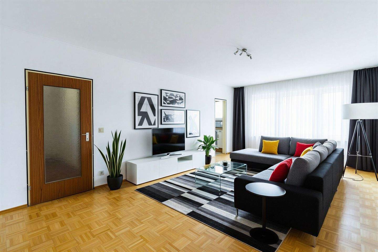 Immobilie in Rottendorf - Ein-Zimmer-Wohnung über den Dächern von Rottendorf mit Südbalkon, Einbauküche und Tiefgarage - Bild 0