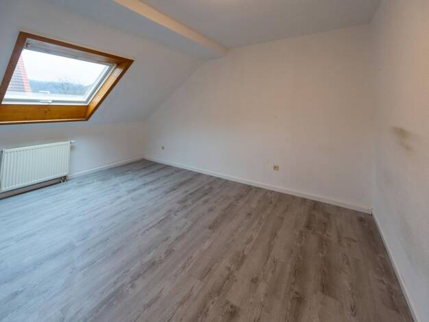 Wohnung zur Miete 1.090 € 5 Zimmer 106 m² 2. Geschoss frei ab 01.08.2026 Schillerstraße 8 Unterhausen Lichtenstein - Unterhausen 72805
