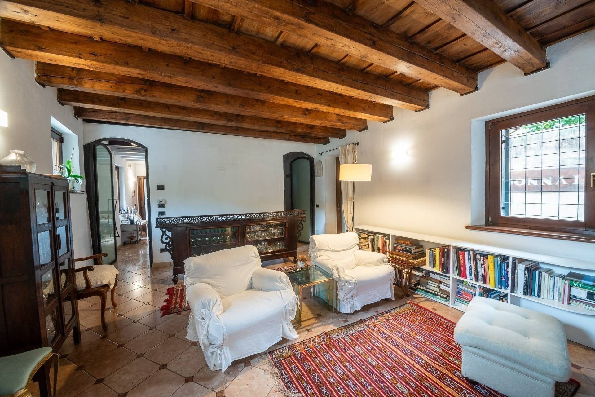 Einfamilienhaus zum Kauf 1.200.000 € 10 Zimmer 375 m²<br/>Wohnfläche 400 m²<br/>Grundstück Via Mazza 33 Verona