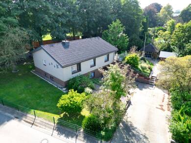 Einfamilienhaus zum Kauf 230.000 € 2 Zimmer 195 m² 1.130 m² Grundstück Dellstedt 25786
