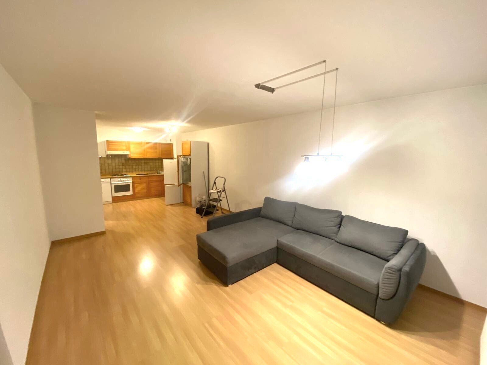 Wohnung zur Miete 650 € 2 Zimmer 54 m²<br/>Wohnfläche 2.<br/>Geschoss ab sofort<br/>Verfügbarkeit Serach Esslingen am Neckar 73732