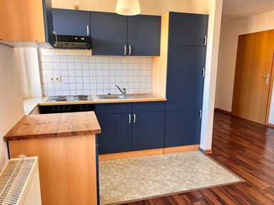 Wohnung zur Miete 219 € 2 Zimmer 38,5 m² frei ab 01.01.2025 Reinsdorfer Str. 42 Südvorstadt Plauen 08527