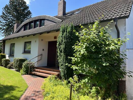 Einfamilienhaus zum Kauf 257.000 € 6 Zimmer 140 m² 901 m² Grundstück frei ab sofort Varel 26316