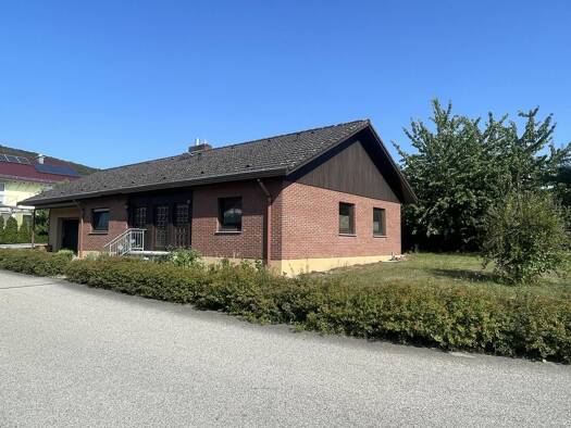 Bungalow zum Kauf 375.000 € 4 Zimmer 135 m² 921 m² Grundstück Obermässing Greding 91171