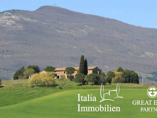 Bauernhaus zum Kauf 650.000 € 32 Zimmer 411 m² 50.000 m² Grundstück Citta' Della Pieve 06062