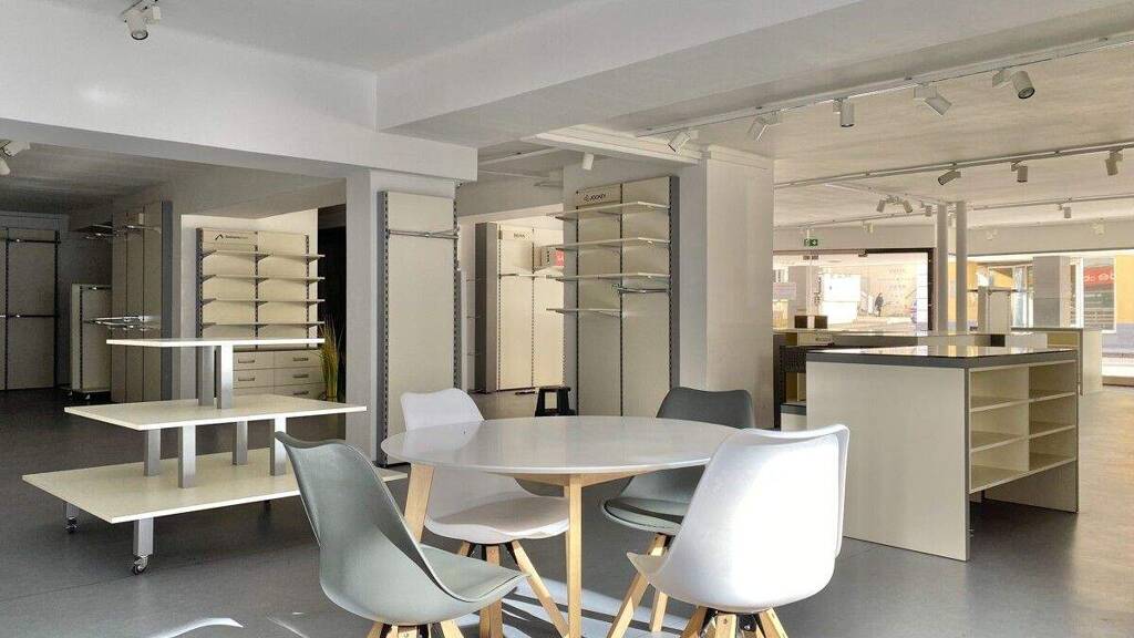 Ladenfläche zur Miete 10,08 € 3 Zimmer 150 m² Verkaufsfläche Liezen 8940