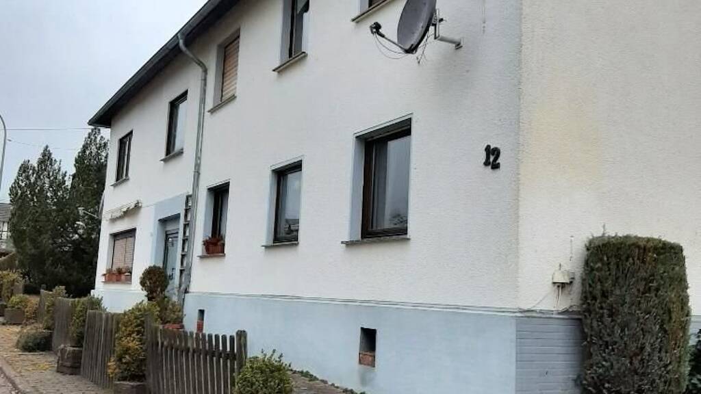 Mehrfamilienhaus zum Kauf 199.000 € 12 Zimmer 350 m² 1.761 m² Grundstück Neitersen 57638