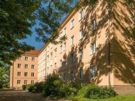 Wohnung zur Miete 349 € 2 Zimmer 40,4 m² frei ab 28.03.2026 Hohe Str. 51 Plauen Dresden 01187