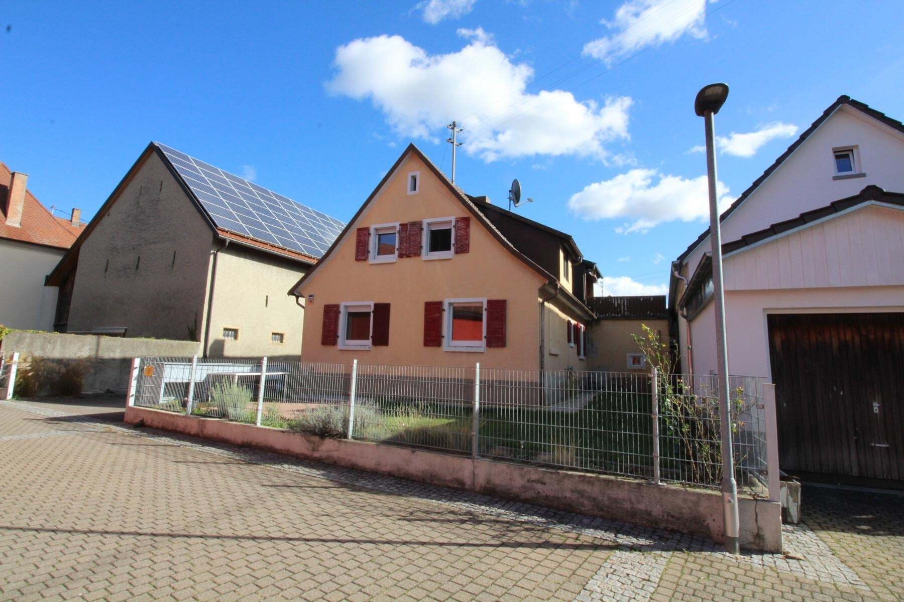 Einfamilienhaus zum Kauf 395.000 € 6 Zimmer 140 m²<br/>Wohnfläche 403 m²<br/>Grundstück Grißheim Neuenburg 79395