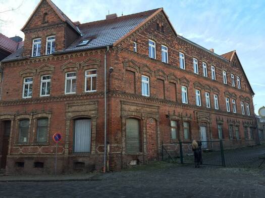 Mehrfamilienhaus zum Kauf provisionsfrei 300.000 € 10 Zimmer 518 m² Lutherstadt Eisleben Eisleben 06295