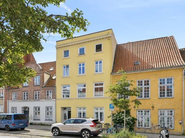Wohnung zum Kauf provisionsfrei 350.000 € 2,5 Zimmer 66 m² Innenstadt Innenstadt 23552