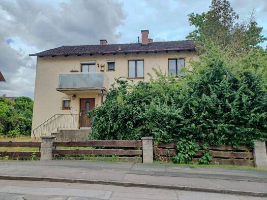 Mehrfamilienhaus zum Kauf 193.000 € 6 Zimmer 128,2 m² 770 m² Grundstück Haidhof Maxhütte-Haidhof 93142
