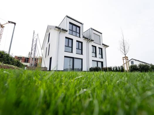 Doppelhaushälfte zum Kauf - Erstbezug provisionsfrei 679.000 € 5 Zimmer 142,2 m² 193 m² Grundstück Gensingen 55457