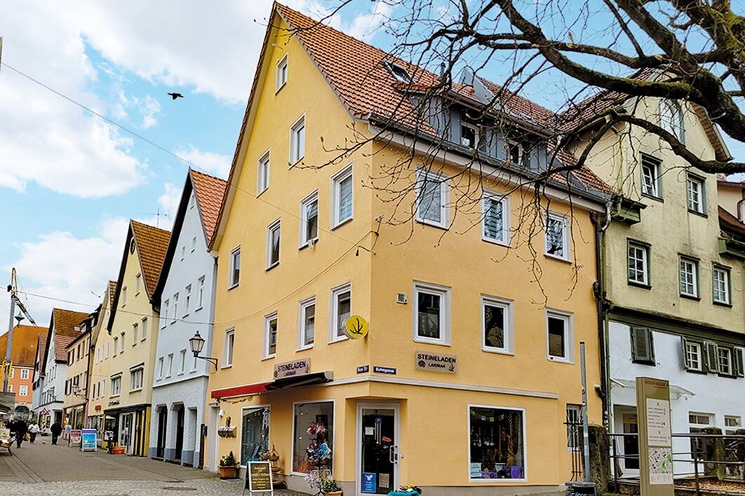 Immobilie in Schorndorf - Stadthaus mit 6 Einheiten und PKW-Stellplatz in Schorndorf - 20 km von Stattgart - voll vermietet - Bild 2