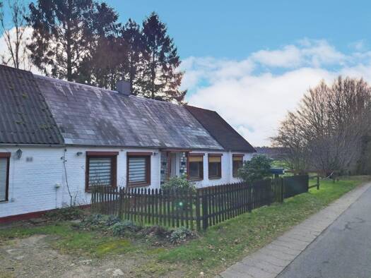 Einfamilienhaus zum Kauf 159.000 € 5 Zimmer 142 m² 1.339 m² Grundstück Norderbrarup 24392