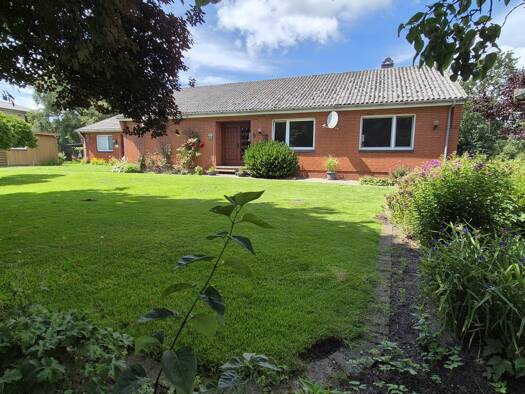 Einfamilienhaus zur Miete 850 € 4 Zimmer 120 m² 400 m² Grundstück Friedrichsholm 24799