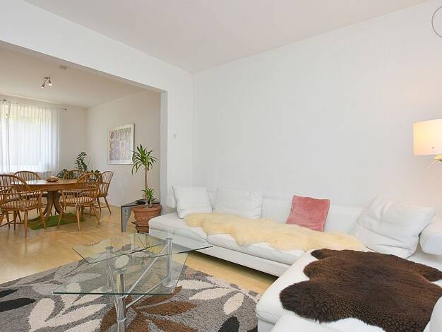 Haus zur Miete auf Zeit 3.190 € 7 Zimmer 160 m² frei ab sofort Bad Cannstatt Stuttgart 70376
