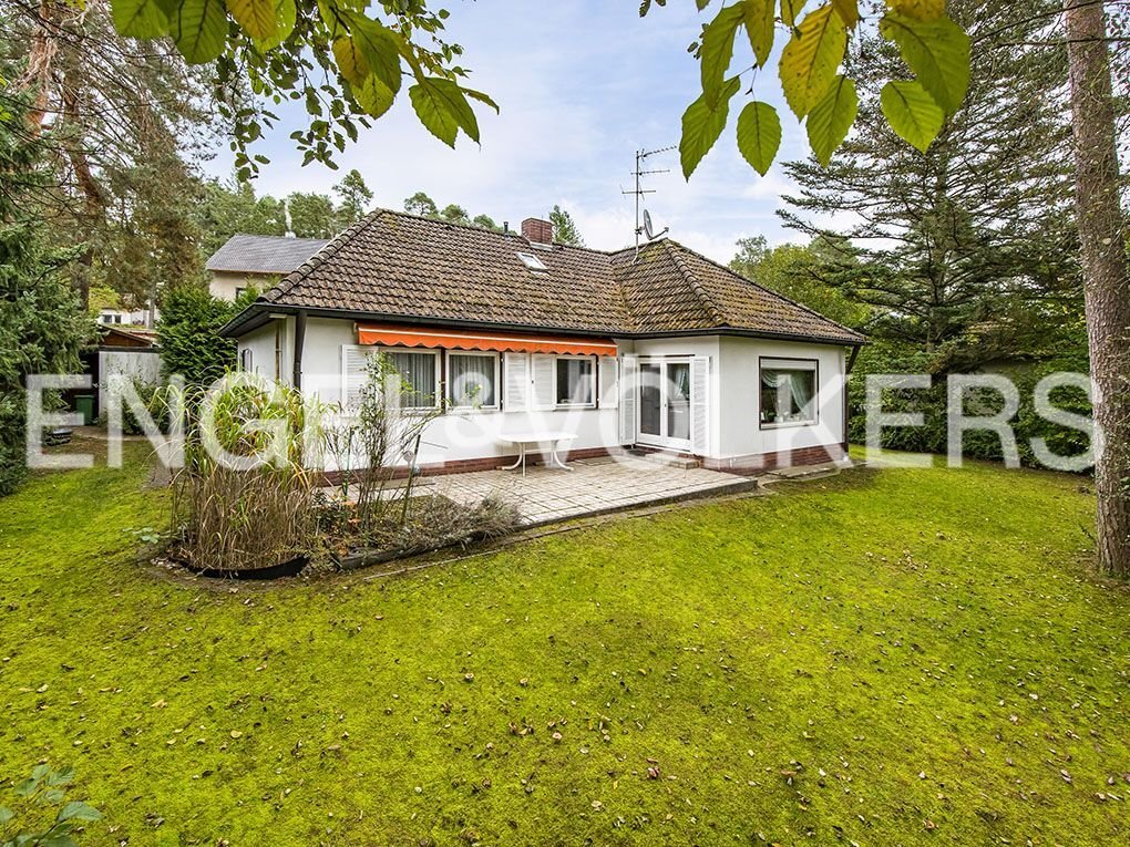 Bungalow zum Kauf 765.000 € 7 Zimmer 123 m²<br/>Wohnfläche 750 m²<br/>Grundstück ab sofort<br/>Verfügbarkeit Dechsendorf - Ost Erlangen 91056