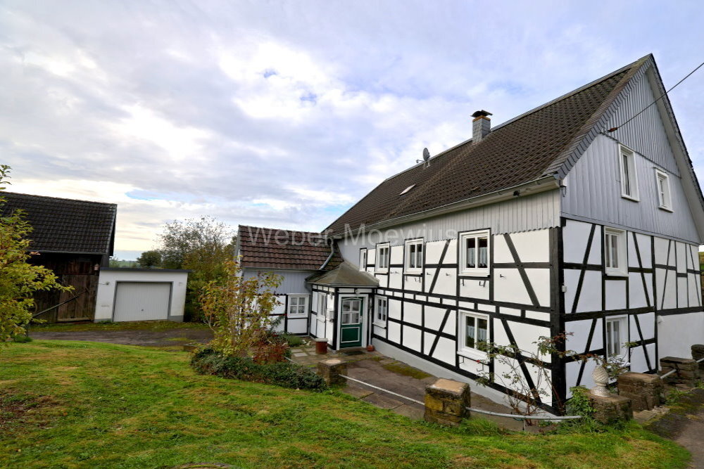 Einfamilienhaus zum Kauf 199.000 € 6 Zimmer 128 m²<br/>Wohnfläche 1.091 m²<br/>Grundstück Olpe Kürten / Biesenbach 51515