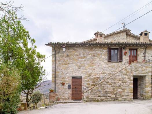 Haus zum Kauf 225.000 € 294 m² 150 m² Grundstück Gubbio 06024