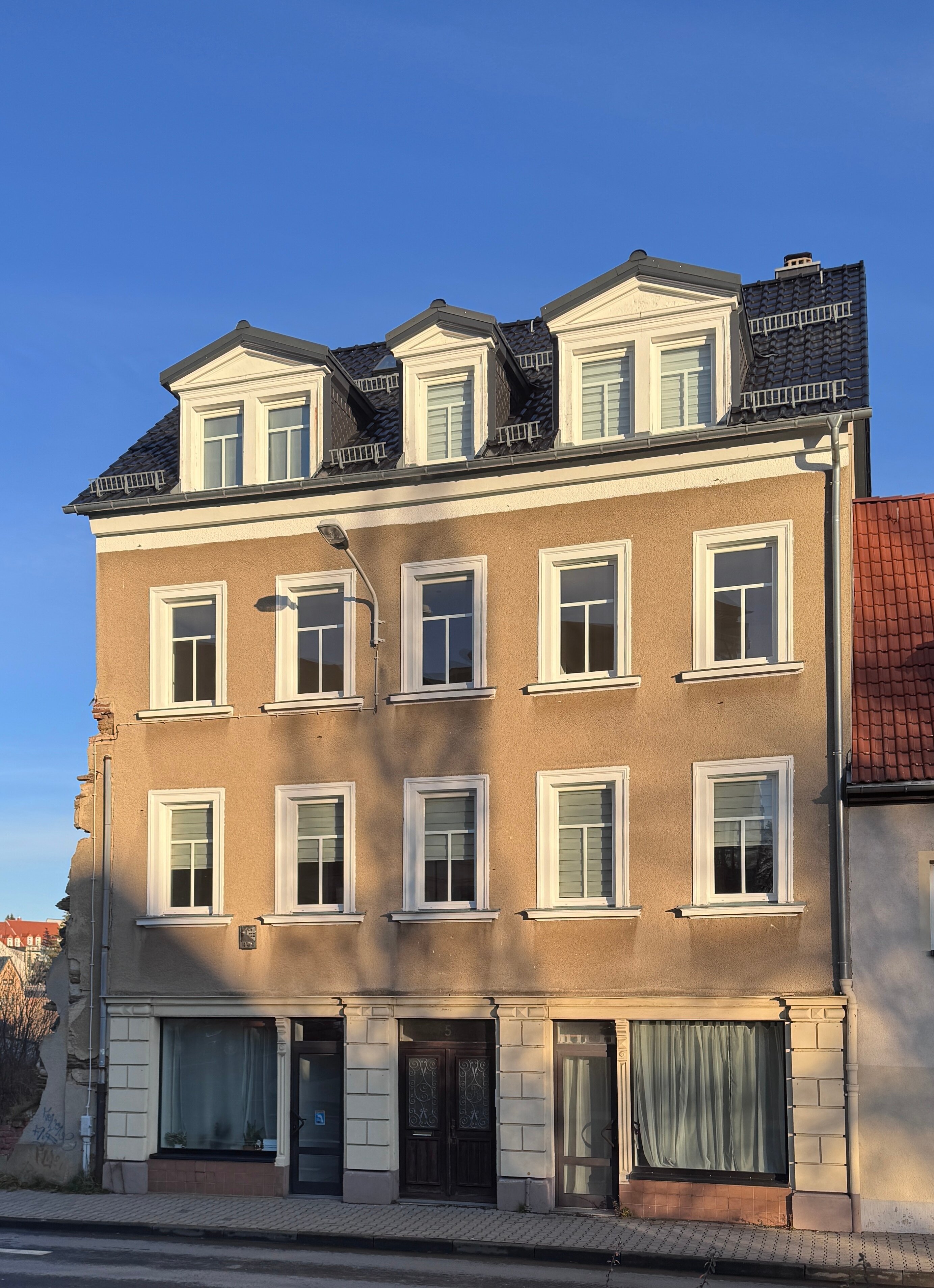 Wohn- und Geschäftshaus zum Kauf als Kapitalanlage geeignet 450.000 € 335,8 m²<br/>Fläche 1.356 m²<br/>Grundstück Silberhofviertel Freiberg 09599