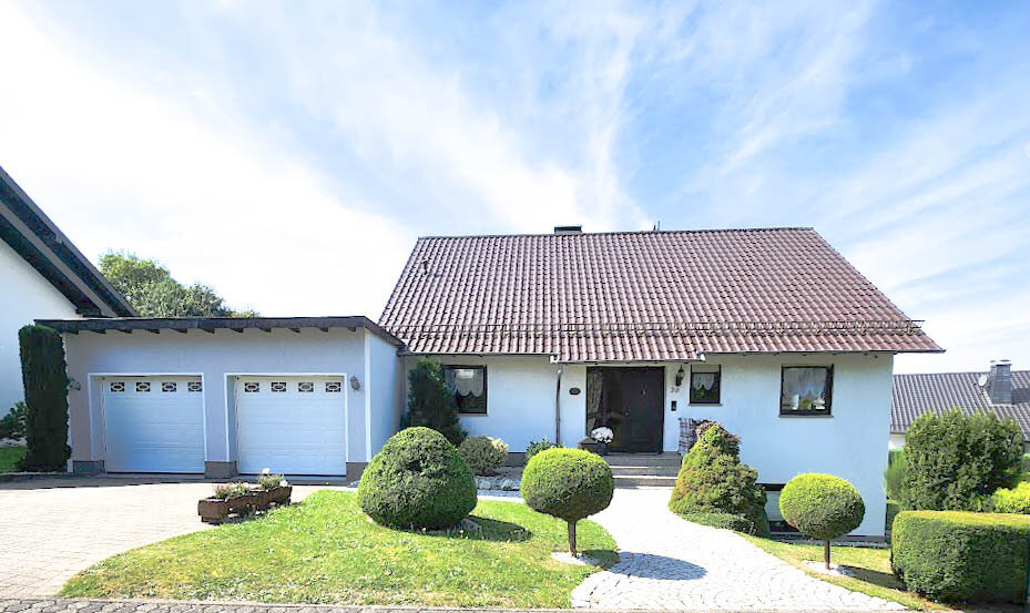 Einfamilienhaus zum Kauf 395.000 € 9,5 Zimmer 230 m²<br/>Wohnfläche 764 m²<br/>Grundstück Hermeskeil Hermeskeil 54411