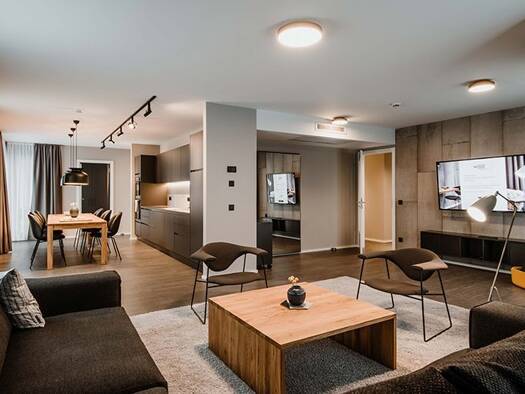 Wohnung zur Miete 13.399 € 4 Zimmer 137 m² 7. Geschoss Schwabing-Freimann München 80805