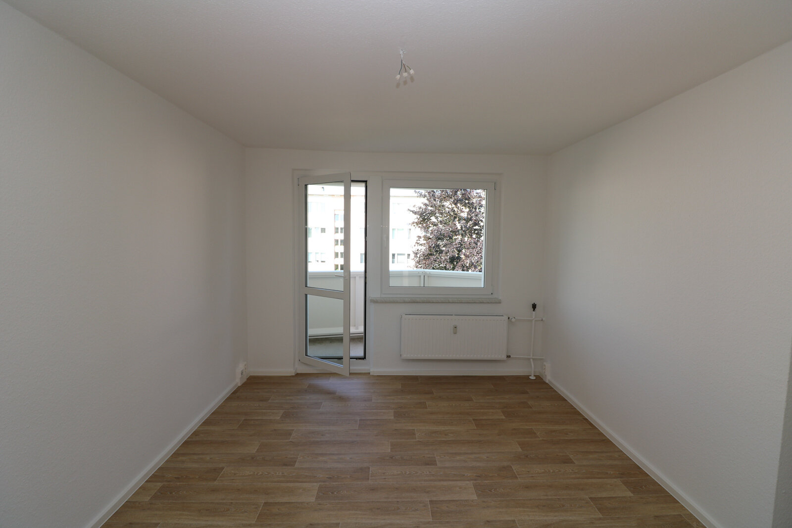 Wohnung zur Miete 309 € 2 Zimmer 47,2 m²<br/>Wohnfläche EG<br/>Geschoss Ziolkowskistraße 12 Wasserberg - Süd Freiberg 09599