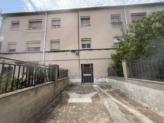 Wohnung zum Kauf 100.000 € 2 Zimmer 74 m² Terrassa 08226