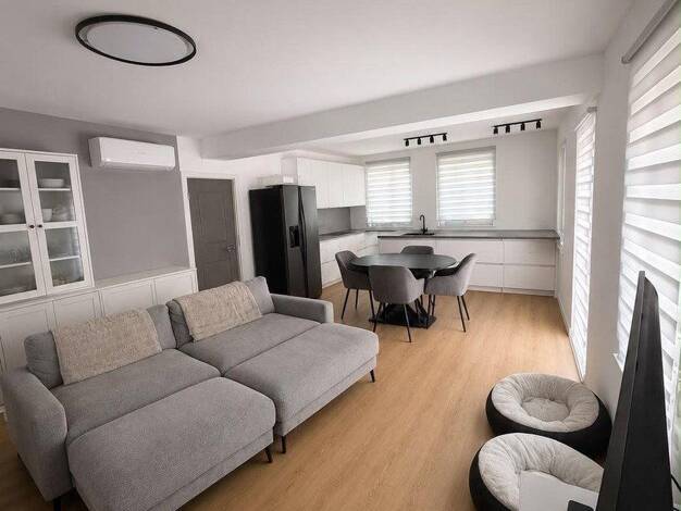Wohnung zur Miete 1.900 € 4 Zimmer 153 m² 1. Geschoss frei ab 01.11.2026 Weinstraße 2 Volkach Volkach 97332