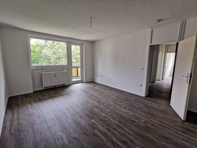 Wohnung zur Miete nur mit Wohnberechtigungsschein 450 € 3 Zimmer 72,5 m² 2. Geschoss frei ab 14.03.2026 Erfurter Str. 58 Deininghausen Castrop-Rauxel 44577