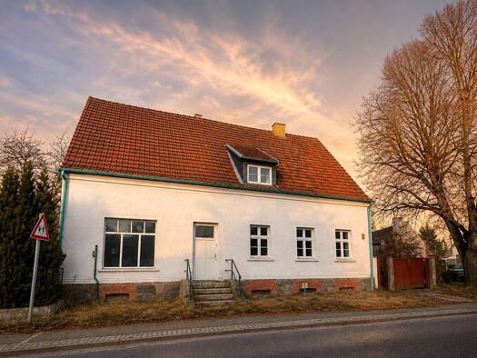 Einfamilienhaus zum Kauf 299.000 € 8 Zimmer 225 m² 1.020 m² Grundstück Steinbeck Höhenland 16259