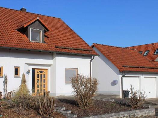 Doppelhaushälfte zur Miete 1.250 € 5 Zimmer 121 m² 440 m² Grundstück frei ab sofort Velburg 92355