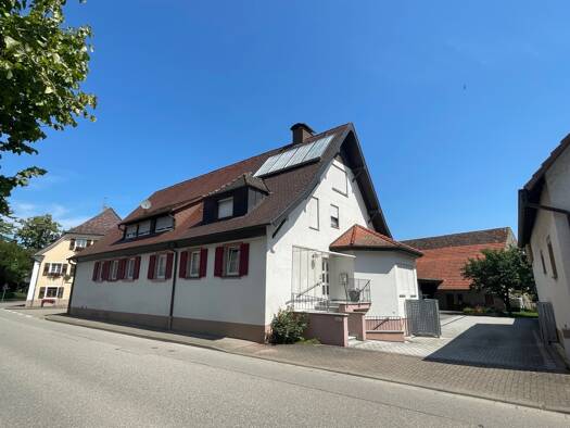 Haus zum Kauf 1.100.000 € 13 Zimmer 358,8 m² 1.636 m² Grundstück Oberrimsingen Breisach 79206