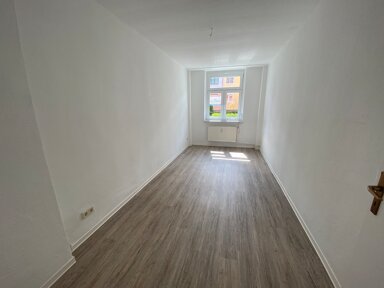 Wohnung zur Miete 370 € 3 Zimmer 74,3 m² EG Weißwasser/O.L. 02943