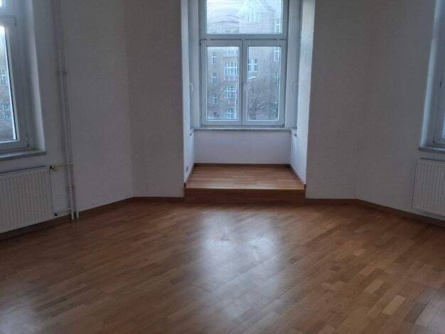 Wohnung zur Miete 515 € 2 Zimmer 68,6 m² frei ab sofort Zwingerstraße 13 Innenstadt Halle (Saale) 06110