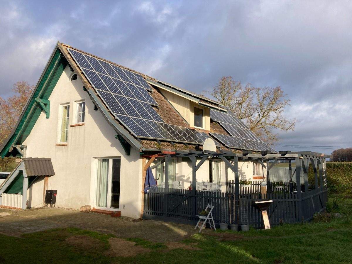 Immobilie in Lindenberg im Allgäu - Einzellage: Einfamilienhaus - Nebengebäude - Solaranlage mit 30 KWp und hoher Einspeisevergütung.... - Bild 4