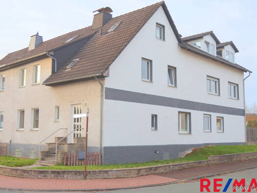 Doppelhaushälfte zum Kauf 149.000 € 8 Zimmer 251 m² 403 m² Grundstück Franziskusstraße 27 Westheim Marsberg / Westheim 34431
