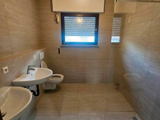 Wohnung zur Miete 1.750 € 5 Zimmer 160 m² Geschoss 1/2 frei ab 01.08.2026 Mittelstadt Reutlingen 72766