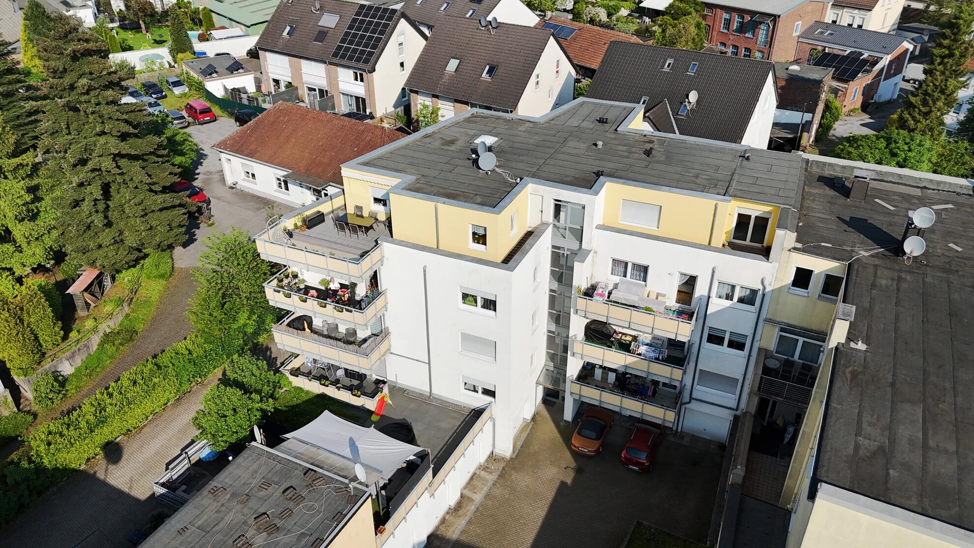 Mehrfamilienhaus zum Kauf 50 Zimmer 1.902 m²<br/>Wohnfläche 2.468 m²<br/>Grundstück Beethovenstraße Solingen 42655