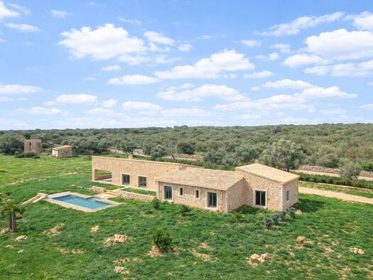 Landhaus zum Kauf 2.250.000 € 4 Zimmer 235,2 m² 16.341 m² Grundstück Campos 07630