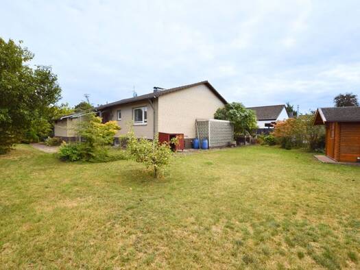 Einfamilienhaus zum Kauf 300.000 € 4 Zimmer 120 m² 1.262 m² Grundstück Gifhorn Gifhorn 38518