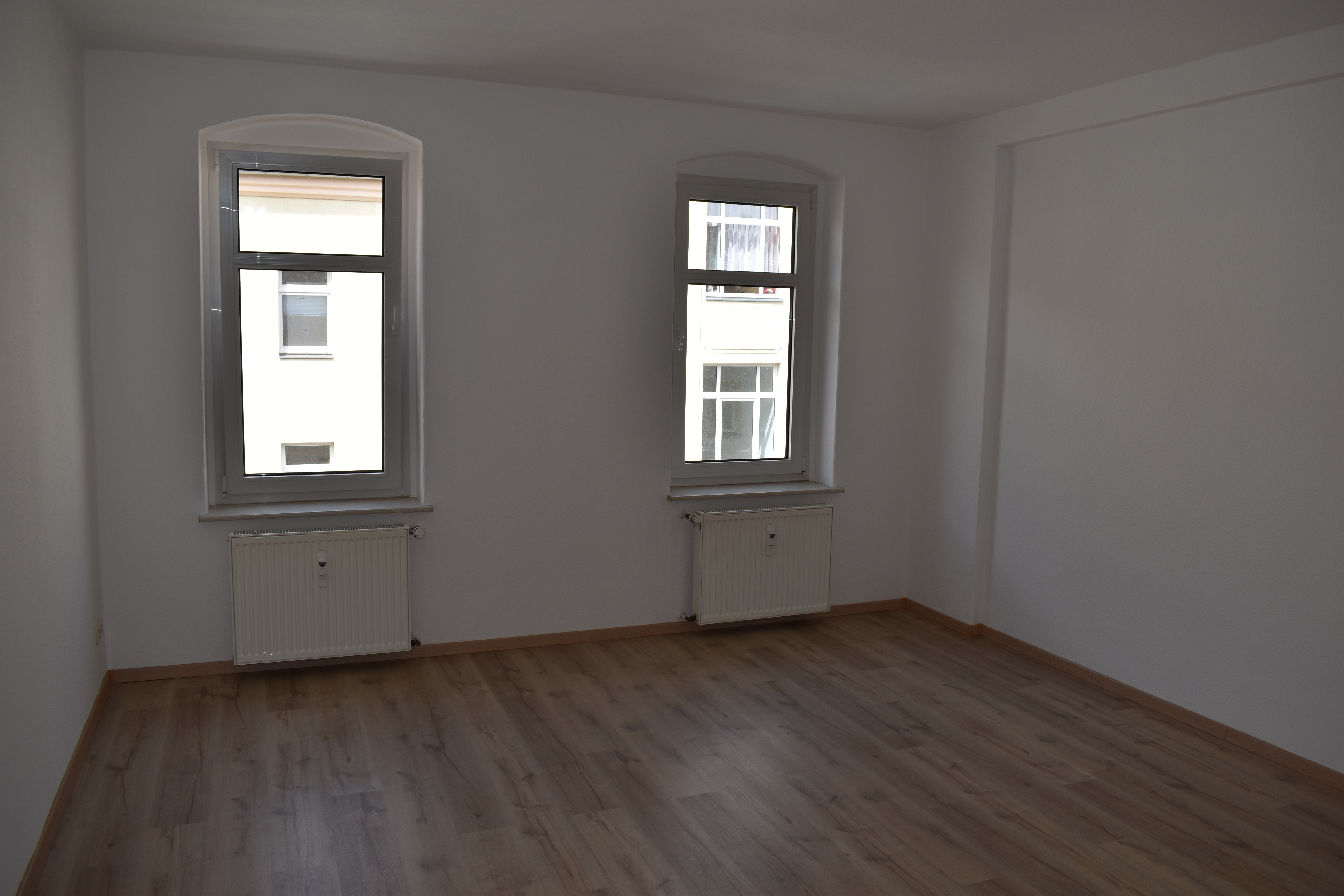 Wohnung zur Miete 347 € 2 Zimmer 63 m²<br/>Wohnfläche 2.<br/>Geschoss Hohenstein-Ernstthal Hohenstein-Ernstthal 09337